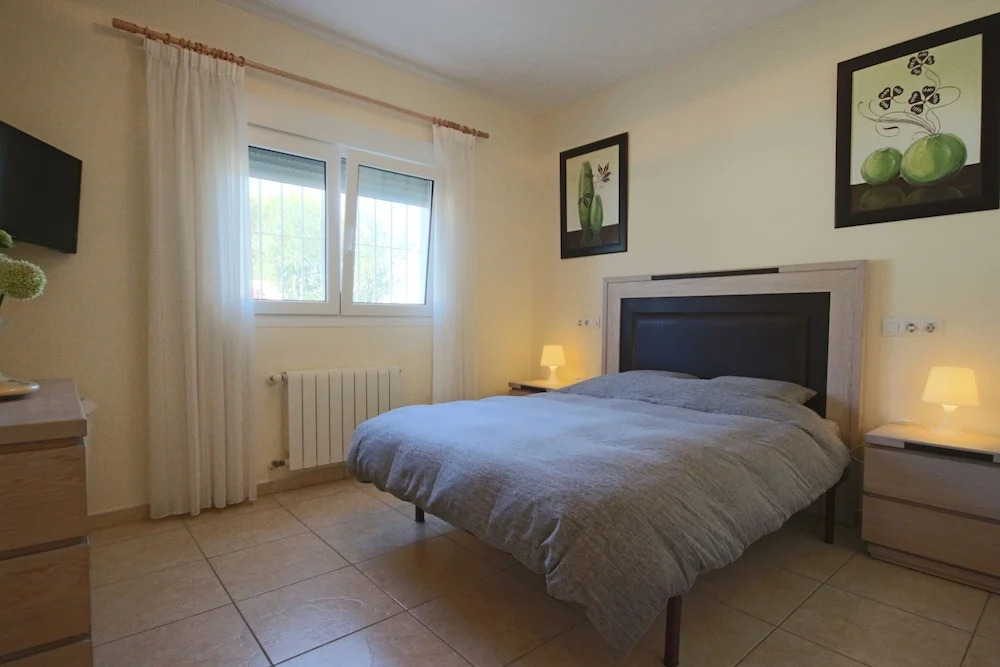 Sunny 3BR Villa w/ Endless Views & Heated Pool - Walk to Beach & Dining