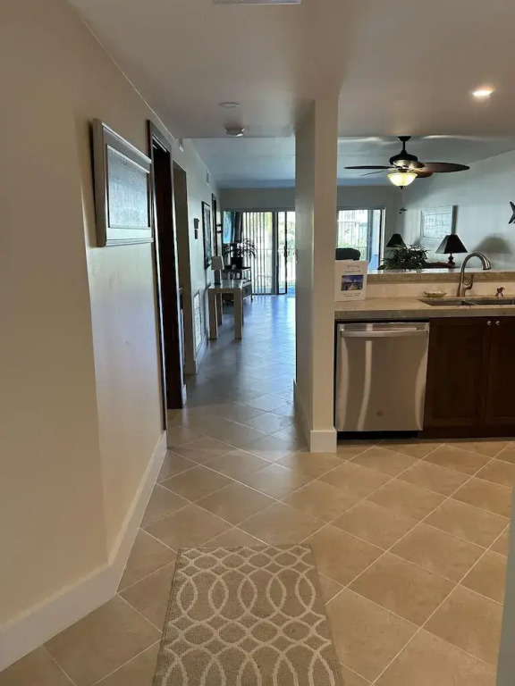 Gorgeous 2 bedroom condo with panoramic views of the Atlantic Ocean. 2 Condo by RedAwning