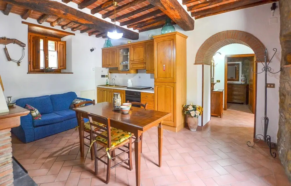 Nice Apartment in Cortona With Outdoor Swimming Pool, Wifi and 2 Bedrooms