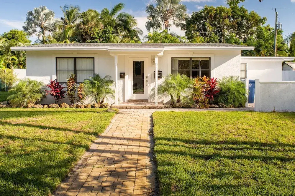 Spacious 3BR Home 2 Baths Amazing Pool Area