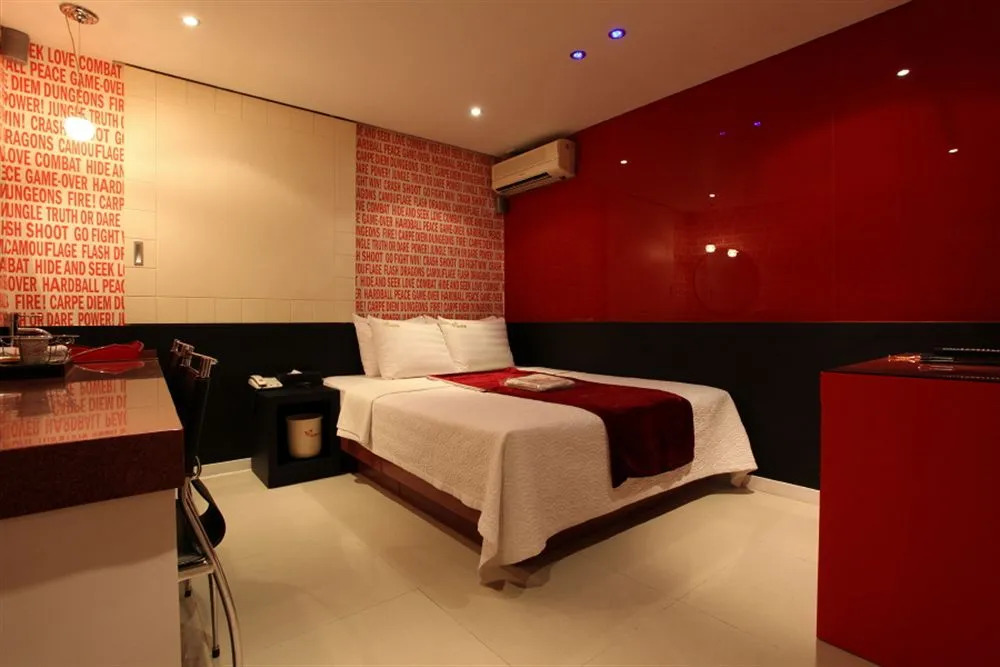 Fox Hotel