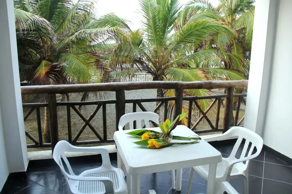 Hotel Los Tambos Del Caribe Beach