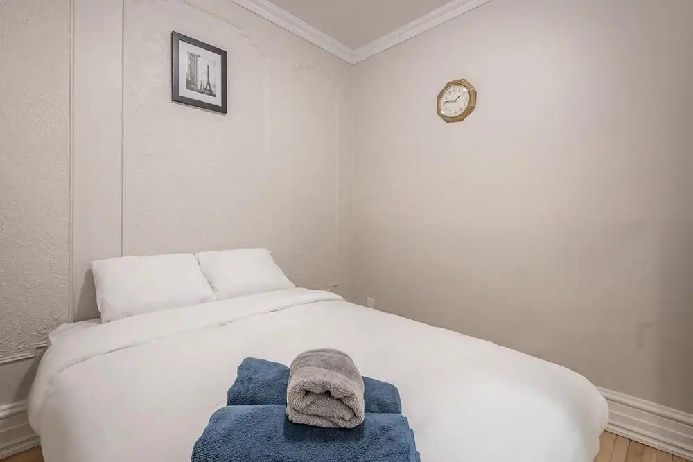 Cozy and Best 4bedr in the of MTL Free Parking