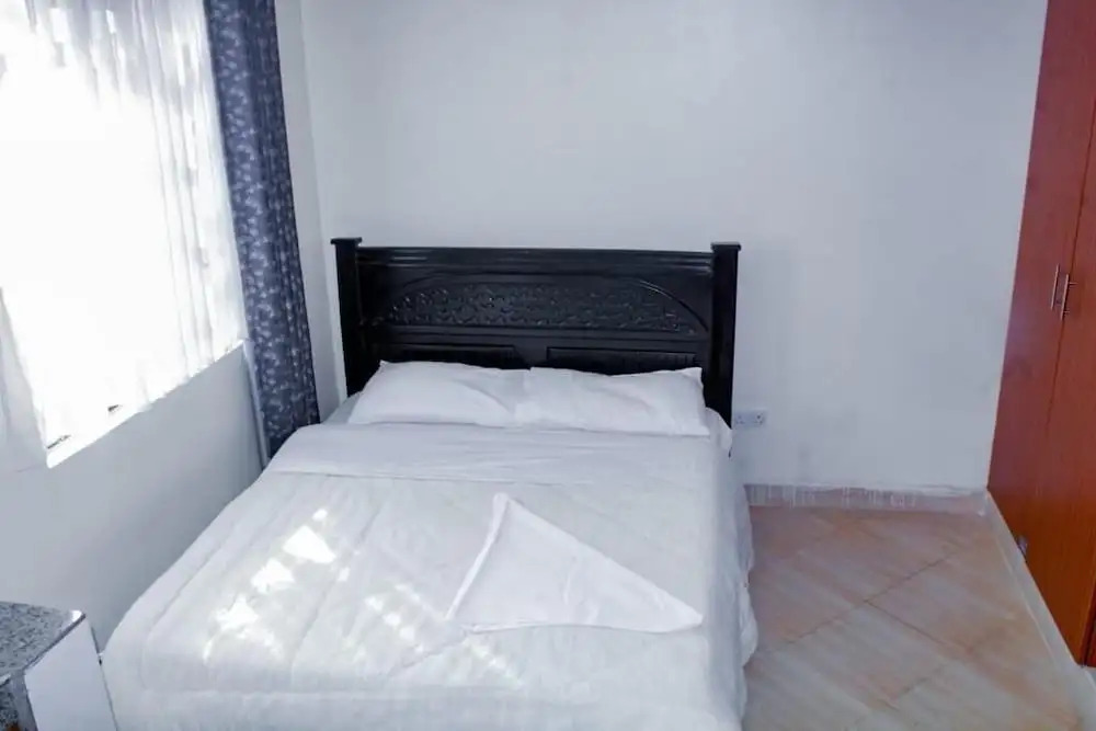 Lux Suites Nataliz Apartments Utawala