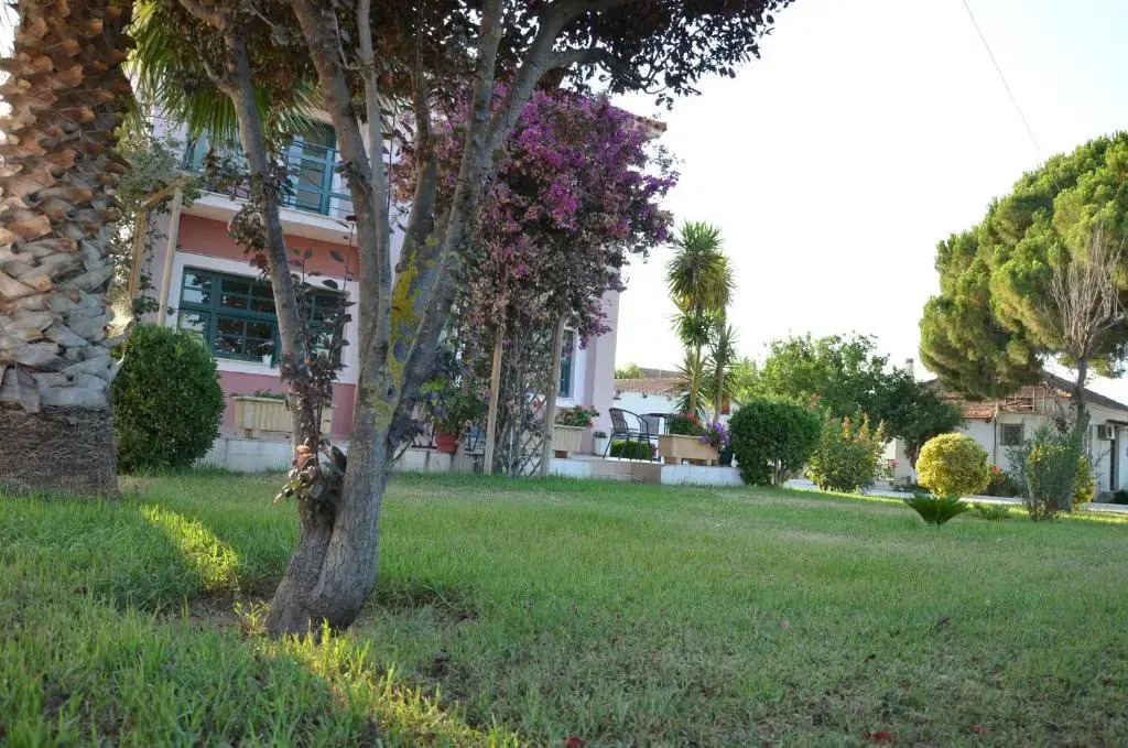 Renas House