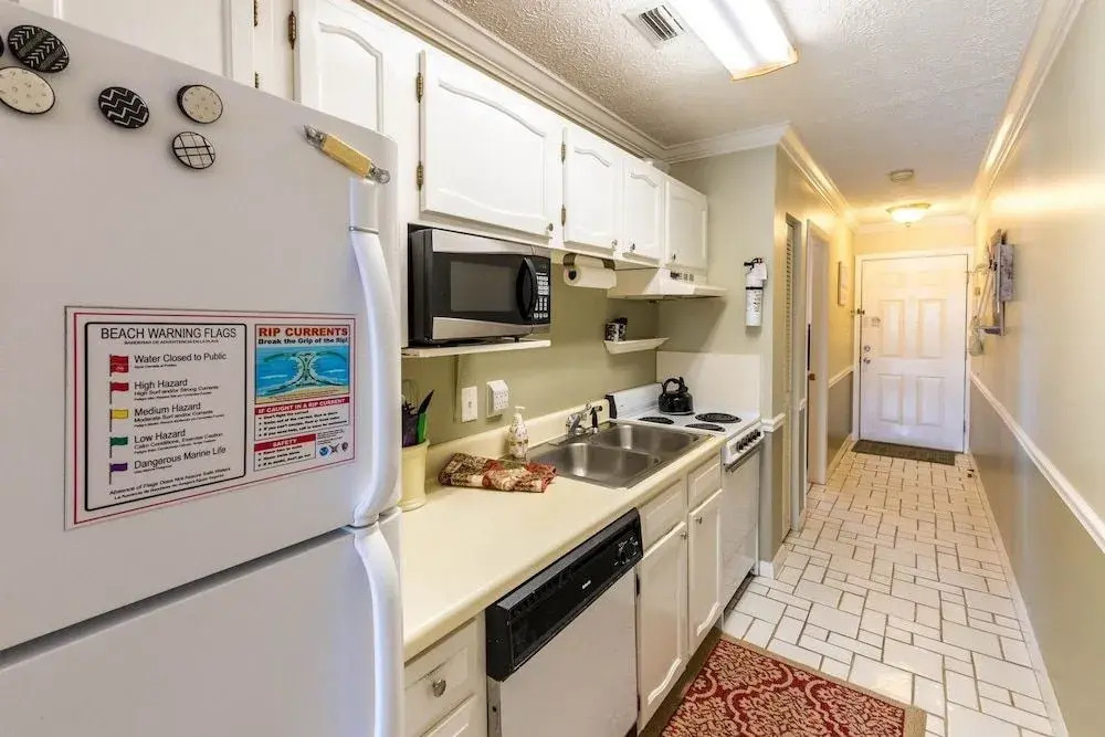 Lullwater Drive 301 C-423 - 2 Br condo by RedAwning