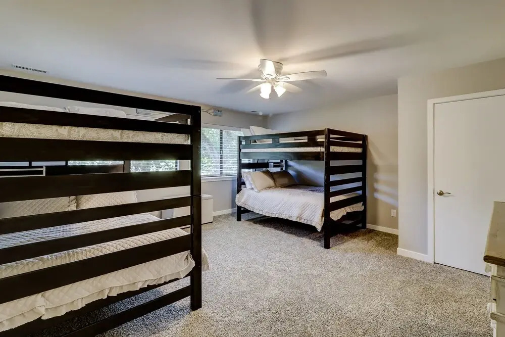 1 West Garrison