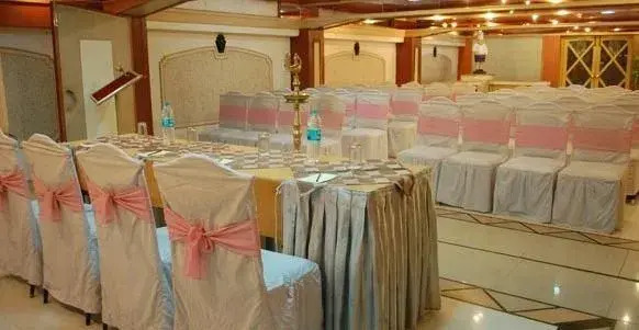Hotel Ranjits Lakeview