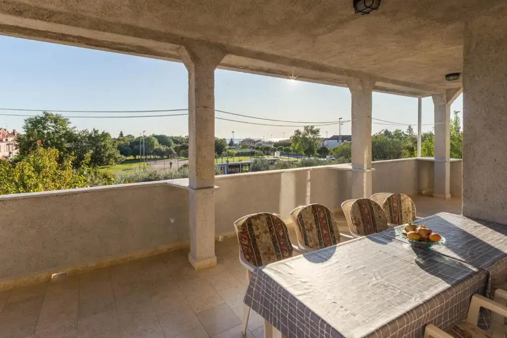 Apartment Paola for Max 7 Pax with 3 Bedrooms Large Garden And Spacious Balconies Overlooking the Sea