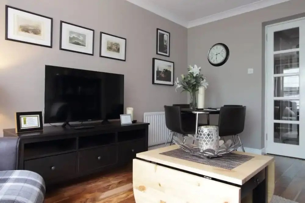 2 Bedroom Flat With Garage Parking