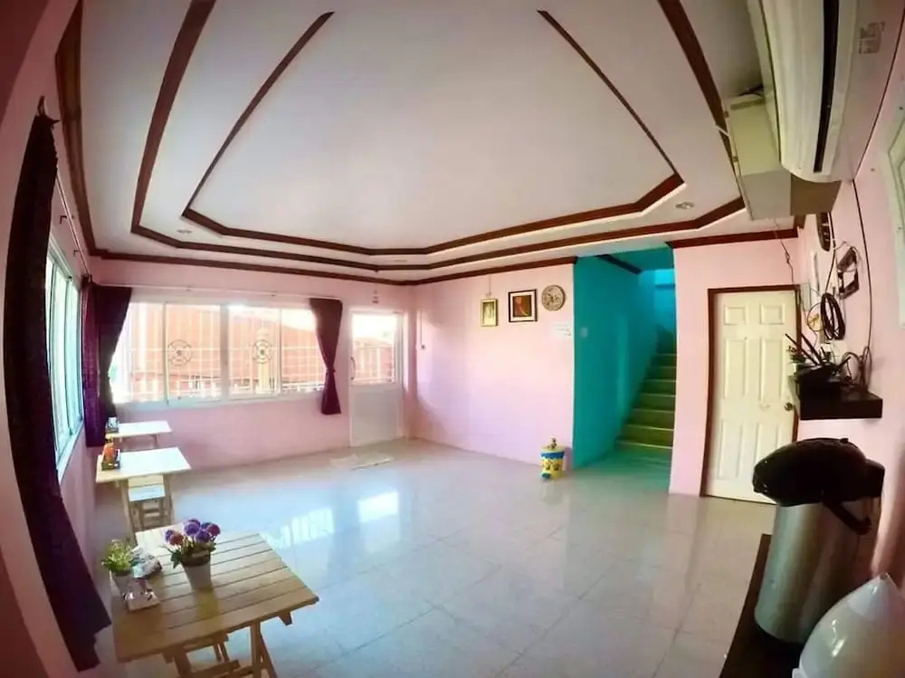 บ้านพักการ์ฟิลด์ ซีวิว เกาะล้าน