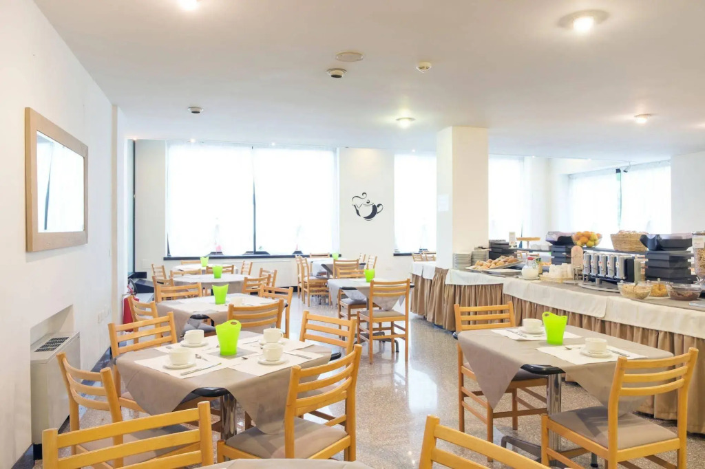 Hotel Junior by OasiGroup Hotels