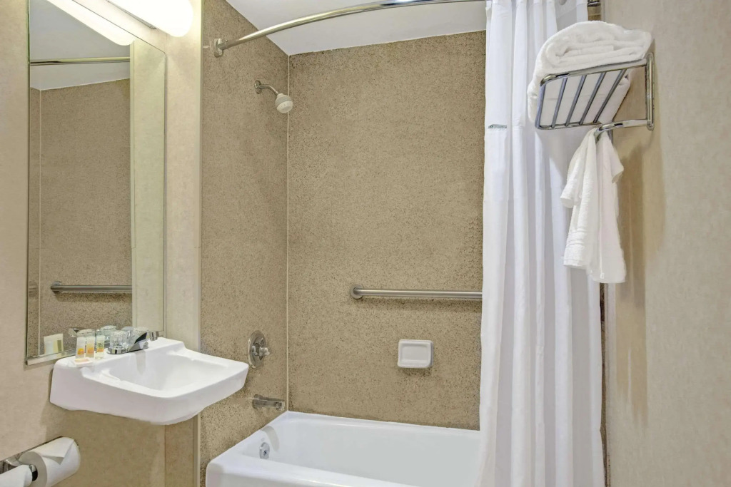 Days Inn Jamaica - JFK Airport