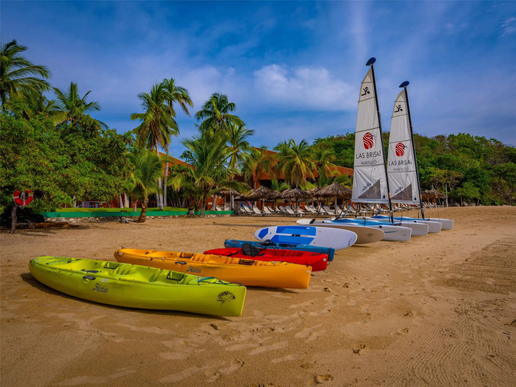 Las Brisas Huatulco-All Inclusive