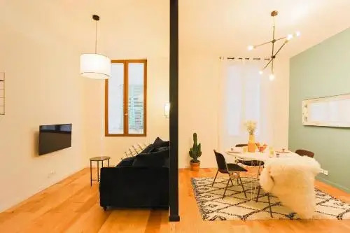 Private Apartment 2 -Old Town