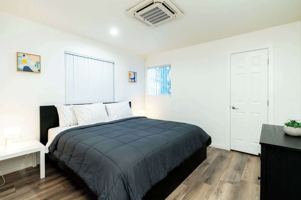Foothills LA Family Friendly House