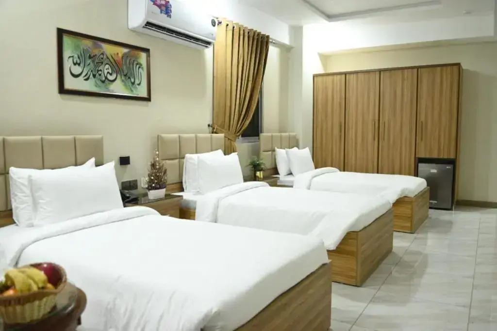 Hotel pearlinn karachi