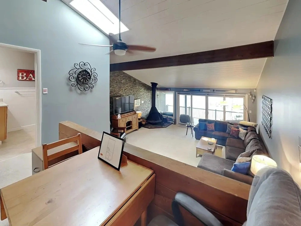 Lakeview Retreat