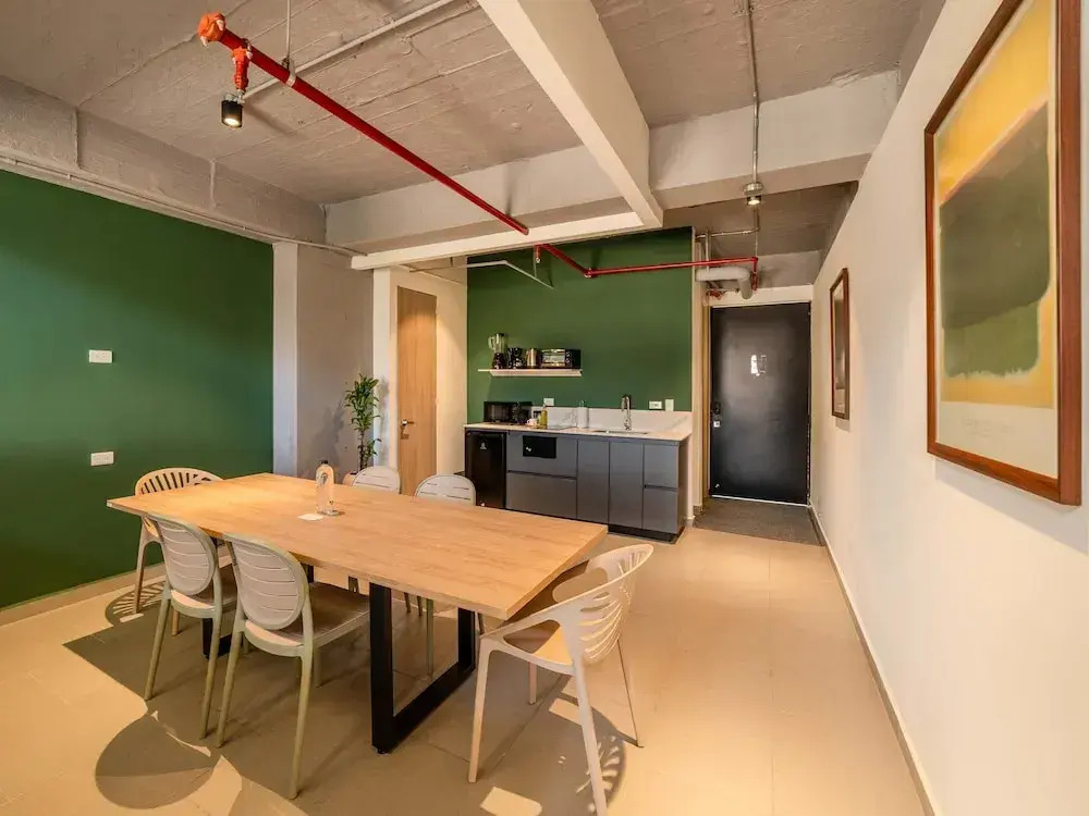 W Contemporary Loft w AC in Trendy Laureles