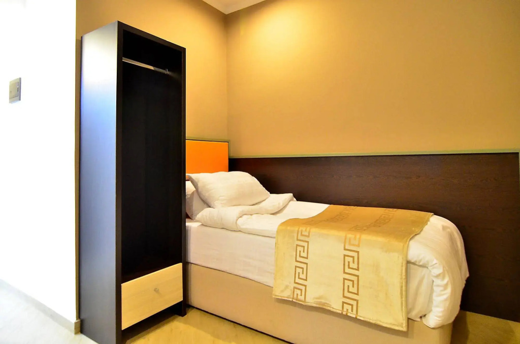 Capital Tirana Hotel Bruçi