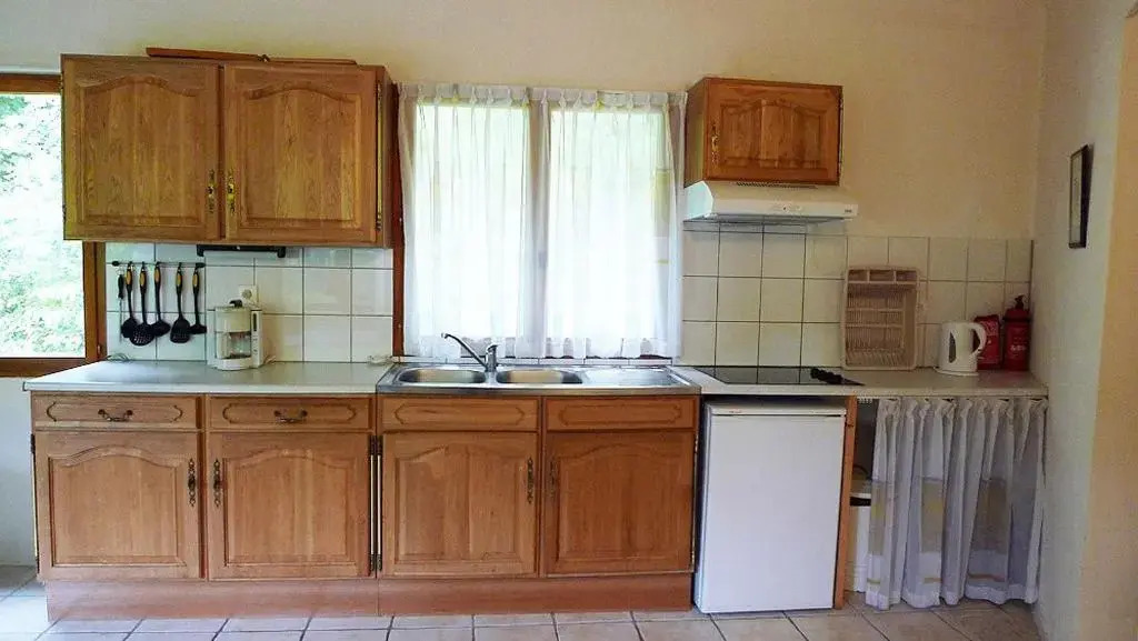 Romantic cottage in the Ardeche with free WiFi and TV