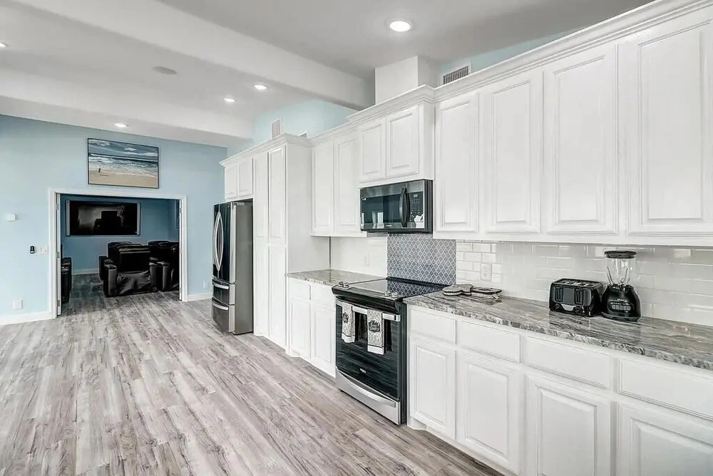Laguna Shores 4 Bedroom Home by Redawning