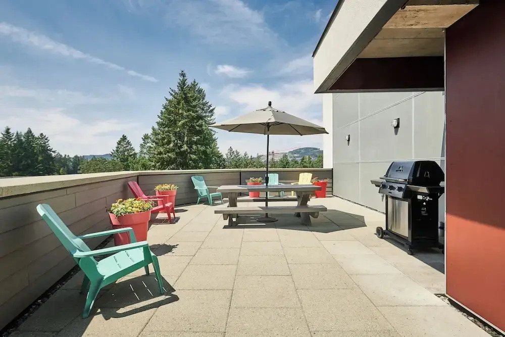 SoLo Suites