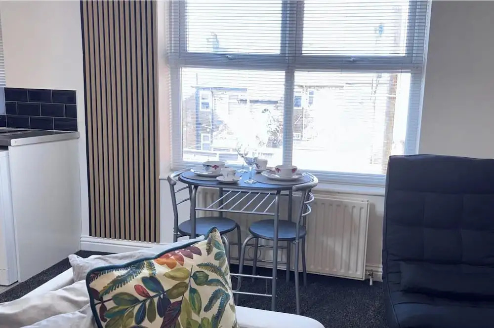 Apartment Sleeps 4 With Garden & Wifi