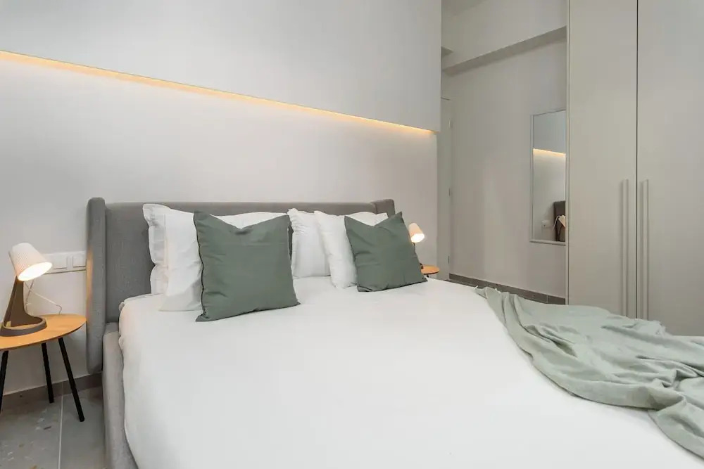 Penelope's Charming 2-BR Apt in Athens