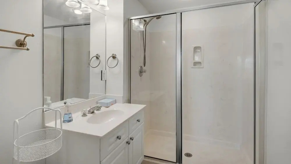 Pool, Fitness Center & Central Location
