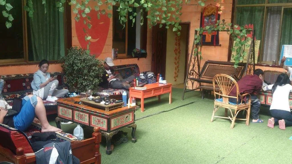 Lhasa Lexun Sama Yiyi inn