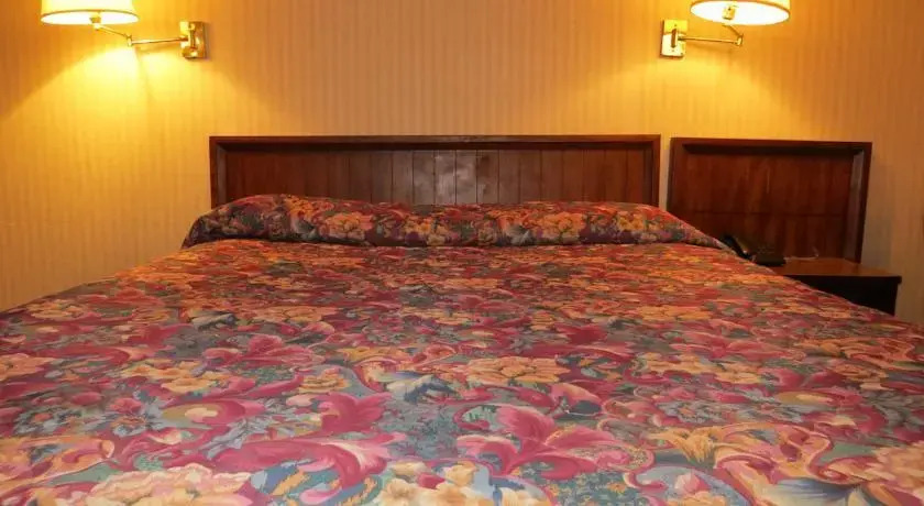 Courtesy Inn Motel