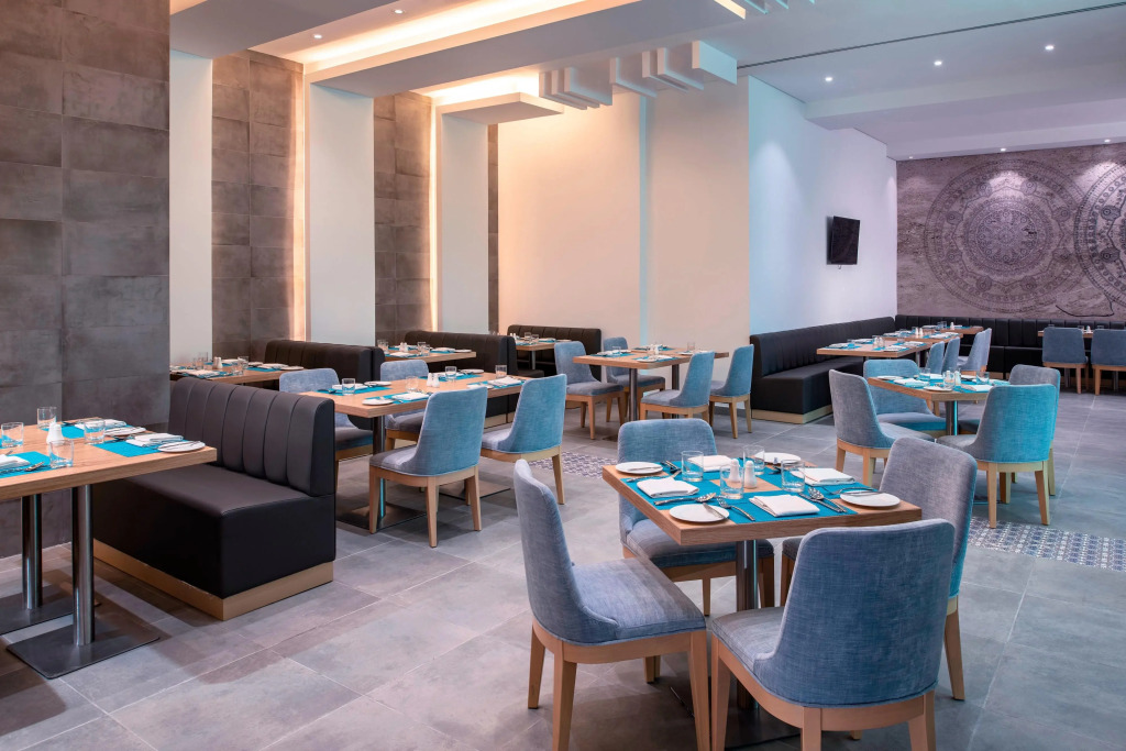 Отель Four Points by Sheraton Sharjah