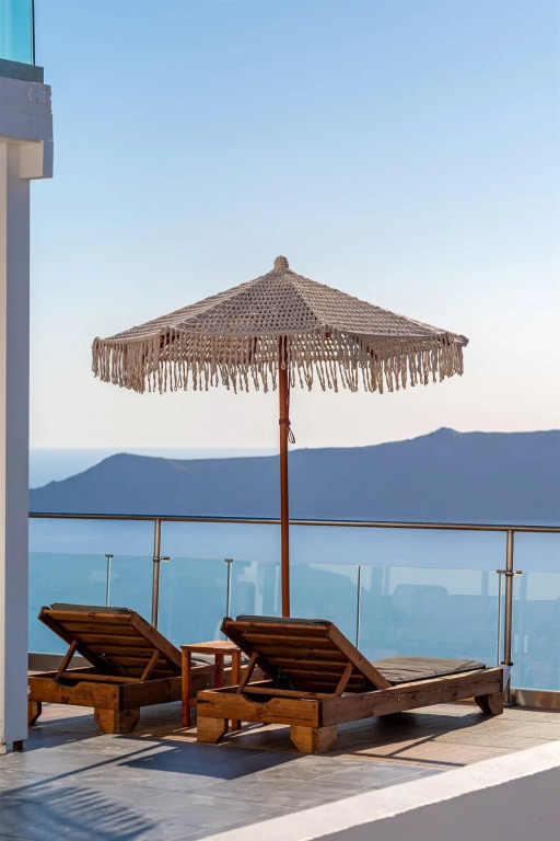 Gizis Cliffside Suites