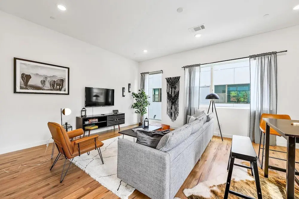 JURNY - Bishop Arts District - 2 Bedroom Apartments