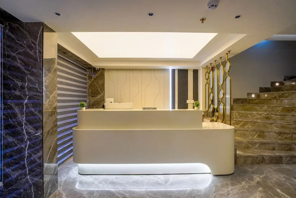 Hotel Horizon By Shanti Near Connaught Palace & Railway Station