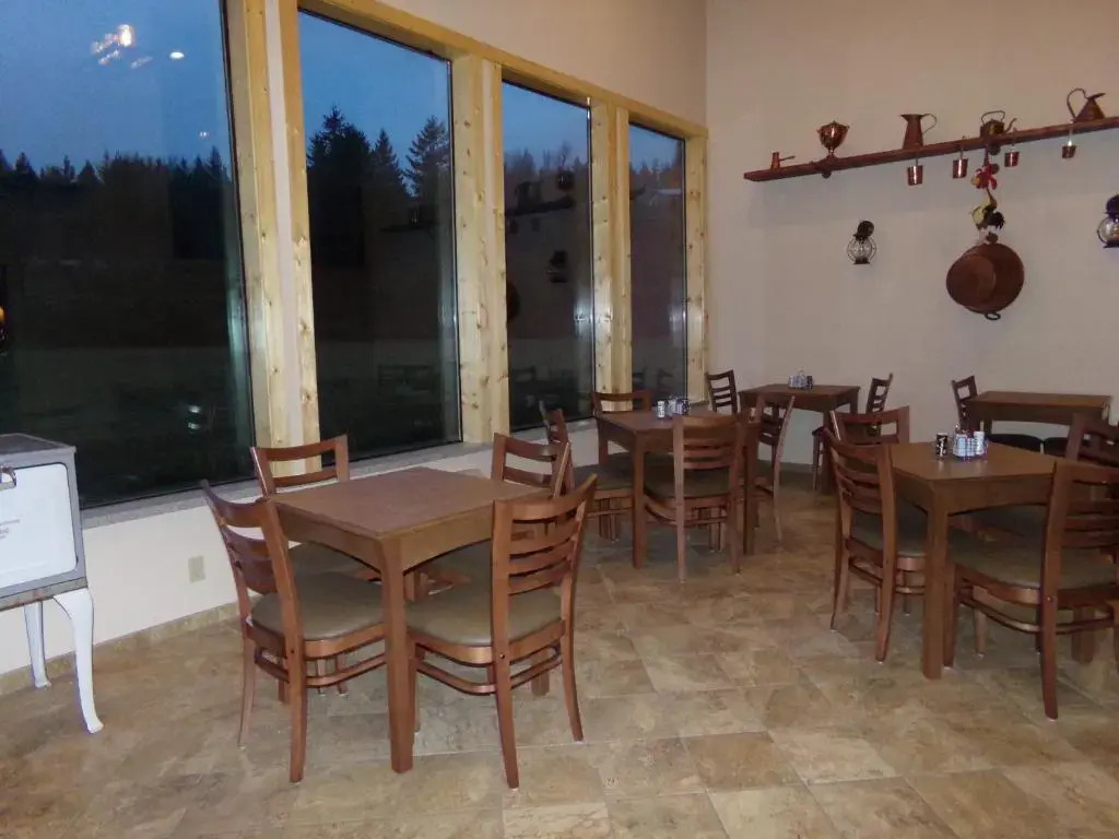 Cowlitz River Lodge