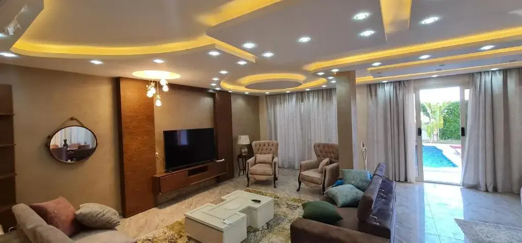 Amazing 5 Bedroom Villa with Private Swimming pool