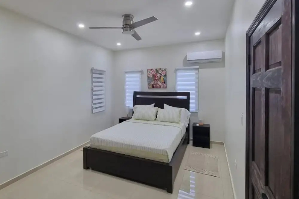 Condo With Pool - Sleeps 8 & bbq Facilities