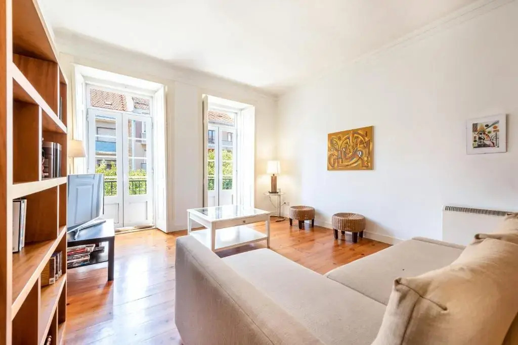 Guestready - Bright Family Home with Private Rooftop Terrace in Alcântara