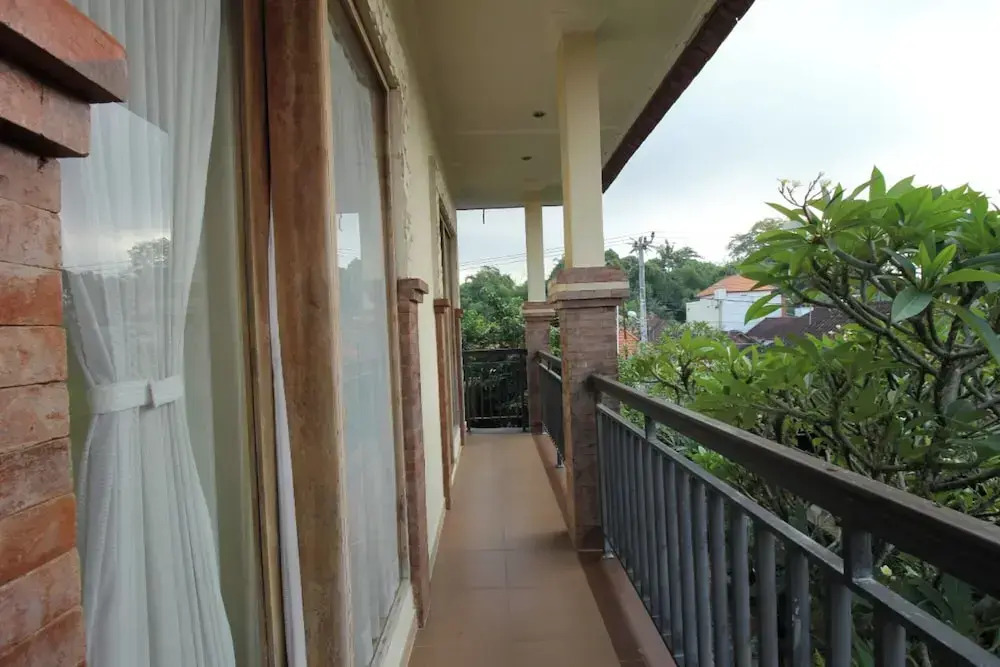 Capital O 94011 Binhari Guest House