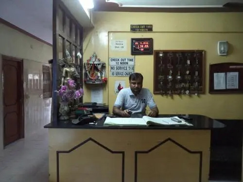 Hotel Viren International
