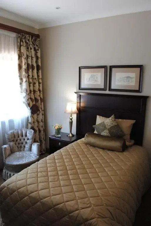 125 on Van Buuren Road Guest House