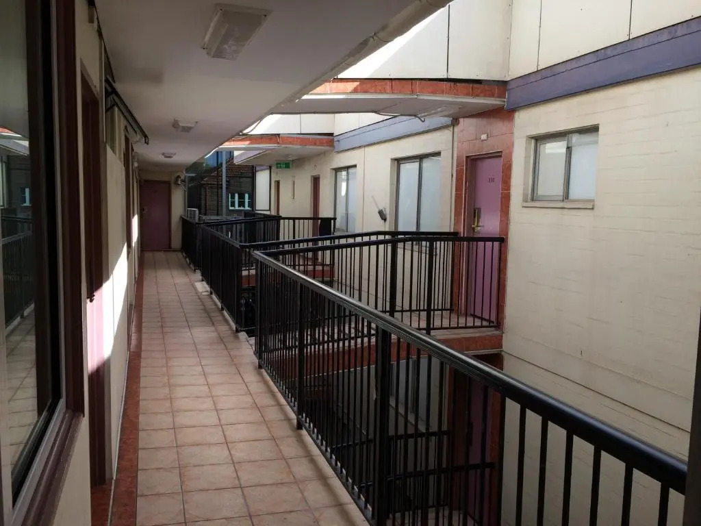 Edgecliff Lodge Motel