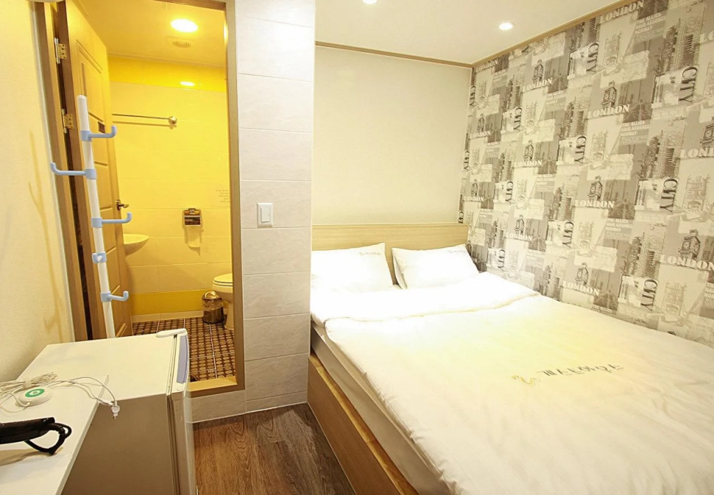 Eel Guest House