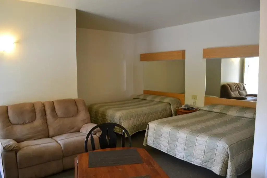 Calabogie Motor Inn