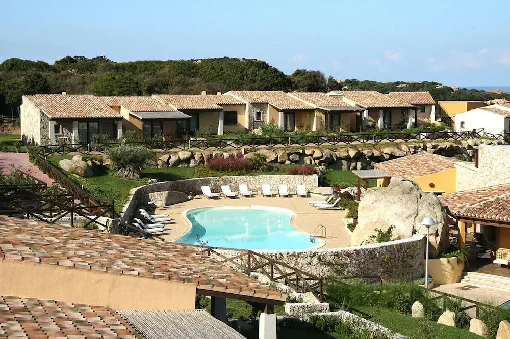Holiday Residence Punta Falcone Near Beach