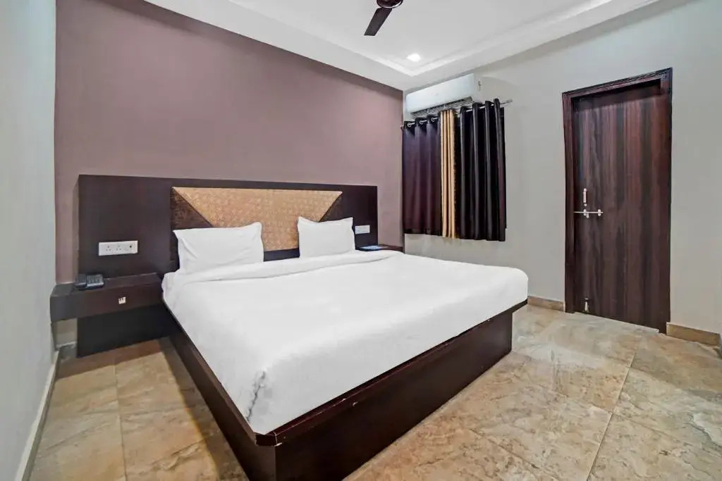 Collection O 85449 Edge Hotel