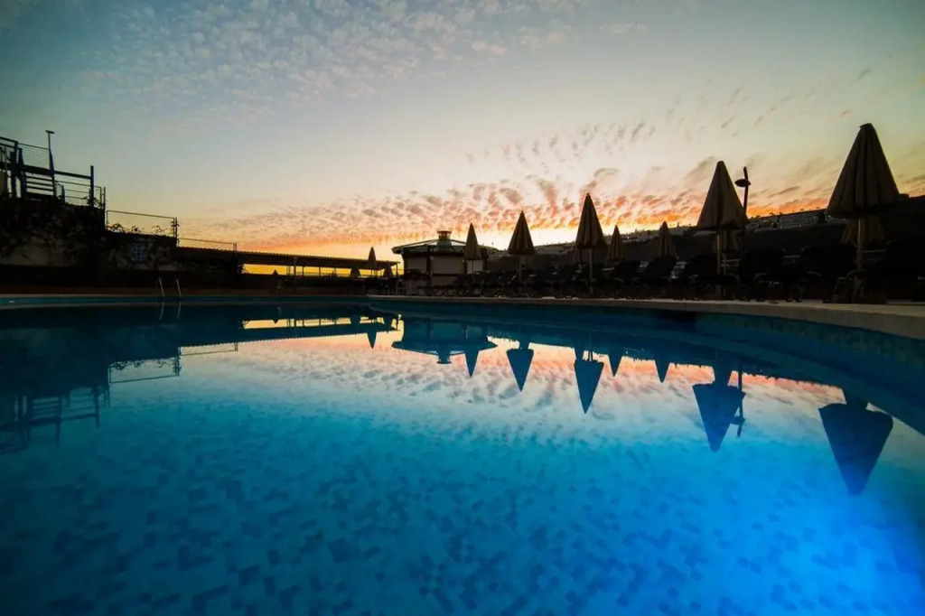 Apartamentos Cabau Altair
