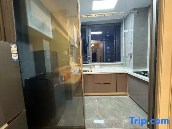 Zhimei·Lingju Hotel (ZhuMadian GaoTieXiZhan JianYe Plaza)